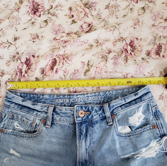 American Eagle AE Ripped distressed High Rise Mom Jeans  Loose 4 - Picture 9 of 15